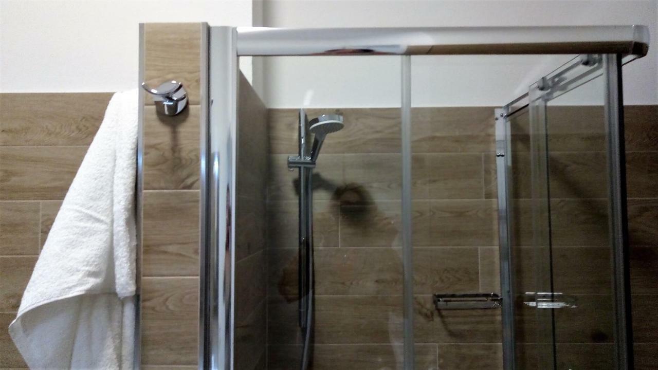 Lovely, Charming And Quiet Apartment In The Centre Air Conditioned And Free Private Garage コモ エクステリア 写真