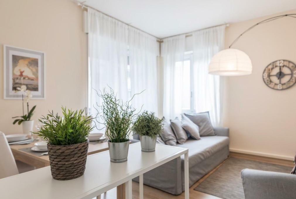 Lovely, Charming And Quiet Apartment In The Centre Air Conditioned And Free Private Garage コモ エクステリア 写真